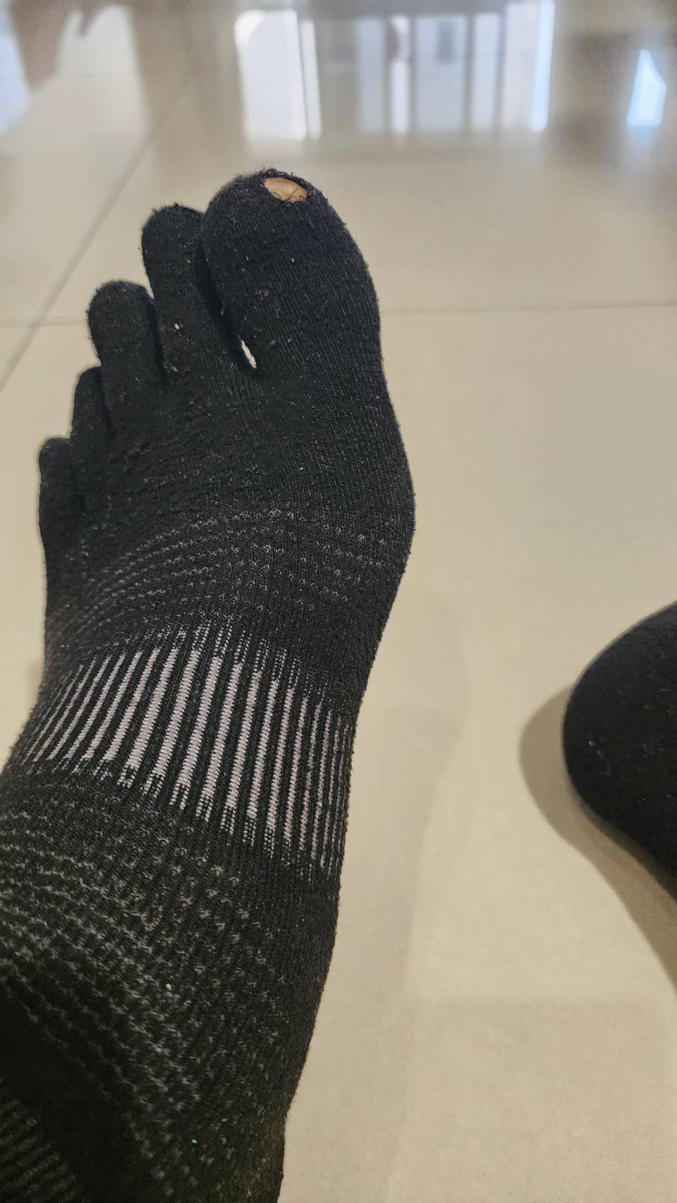 Injinji 破洞近照